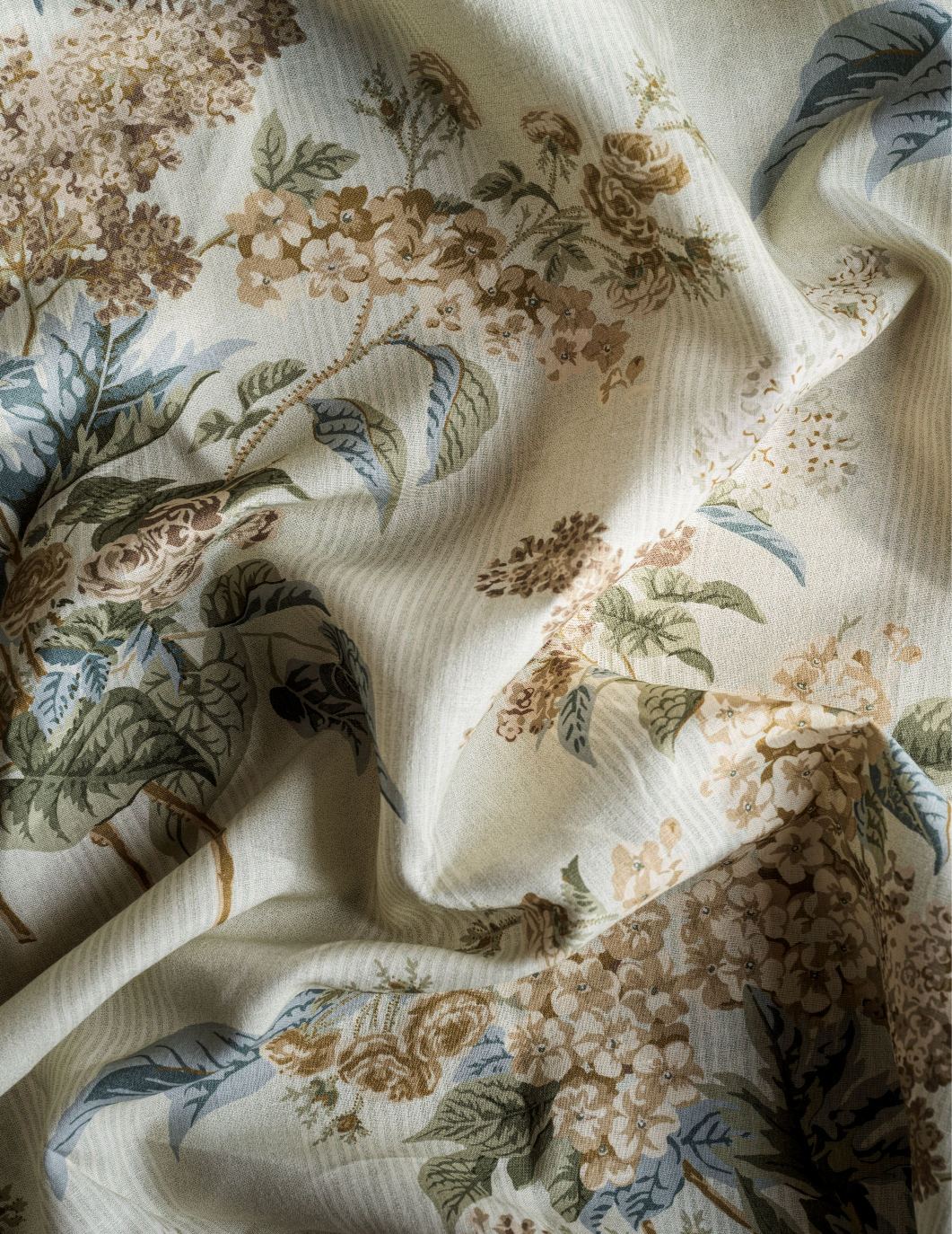 Tessuti Sanderson Delphinium Lilac