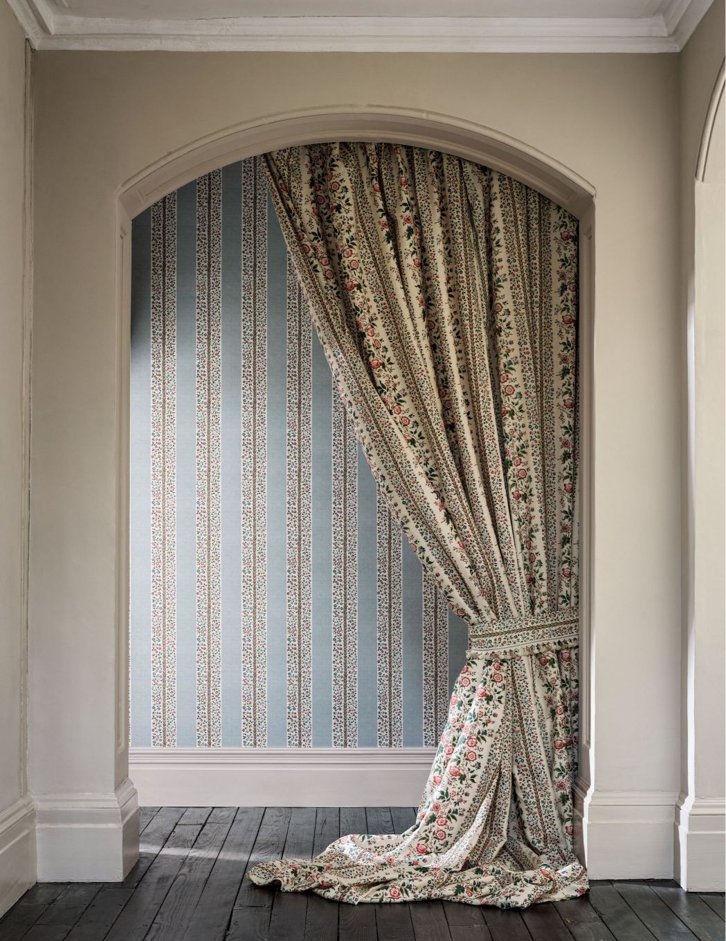 Tessuti Sanderson Rose Pergola