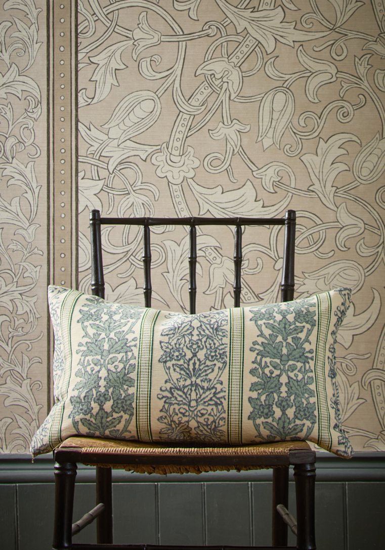 Carta da Parati Morris & Co. Etched Scrolling Tulip